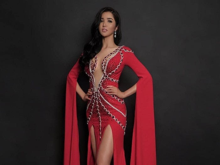 Sonia Fergina tak masuk 10 besar Miss Universe 2018. Foto: Dok. Instagram @soniafergina @officialputeriindonesia Sonia Fergina tak masuk 10 besar Miss Universe 2018. Foto: Dok. Instagram @soniafergina @officialputeriindonesia