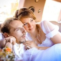 Seperti dikutip dari Boredom Therapy, Anna merasa jika Grigory adalah pria terbaik yang pernah ia kenal. Ia pun memutuskan menikahi pria pujaannya tersebut. Foto: Dok. NTD Inspired, Facebook/Grigory Prutov