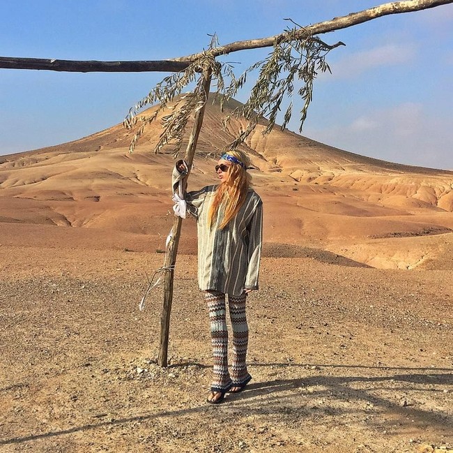 Seperti dilansir dari Daily Star, wanita berusia 26 tahun ini memesan topi bisbol dan tas senilai lebih dari Rp 312 juta dari Indonesia untuk dijual secara online. Foto: Facebook