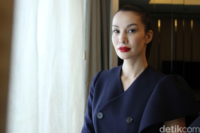 Nadya Hutagalung sudah tidak makan daging sejak 2008. Ia pun menurunkan gaya hidup vegetarian kepada anak-anaknya yang diajarkan untuk menjaga lingkungan sejak dini. Foto: Rifkianto Nugroho/detikFoto