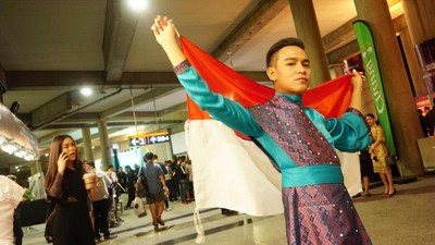 Hebohnya Pendukung Sonia di Miss Universe 2018, Ada yang Pakai Kebaya