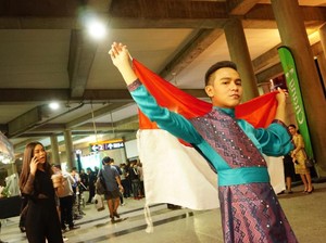 Hebohnya Pendukung Sonia di Miss Universe 2018, Ada yang Pakai Kebaya