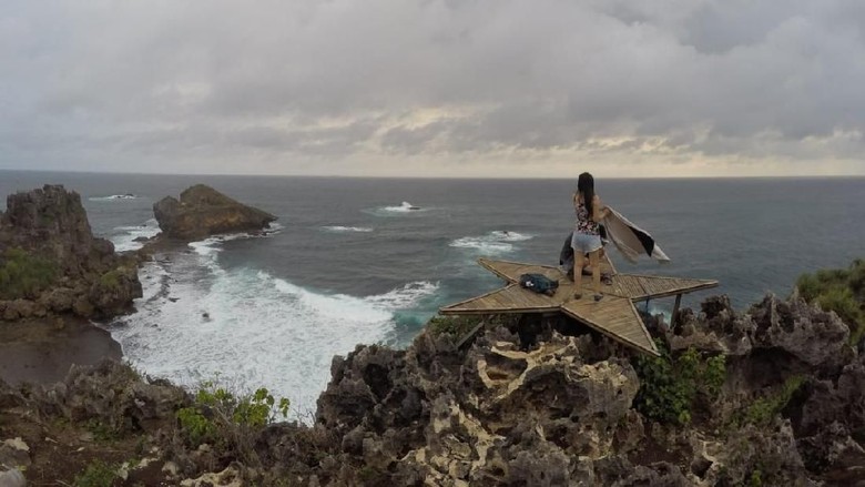 pantai nglambor di gunungkidul pantai