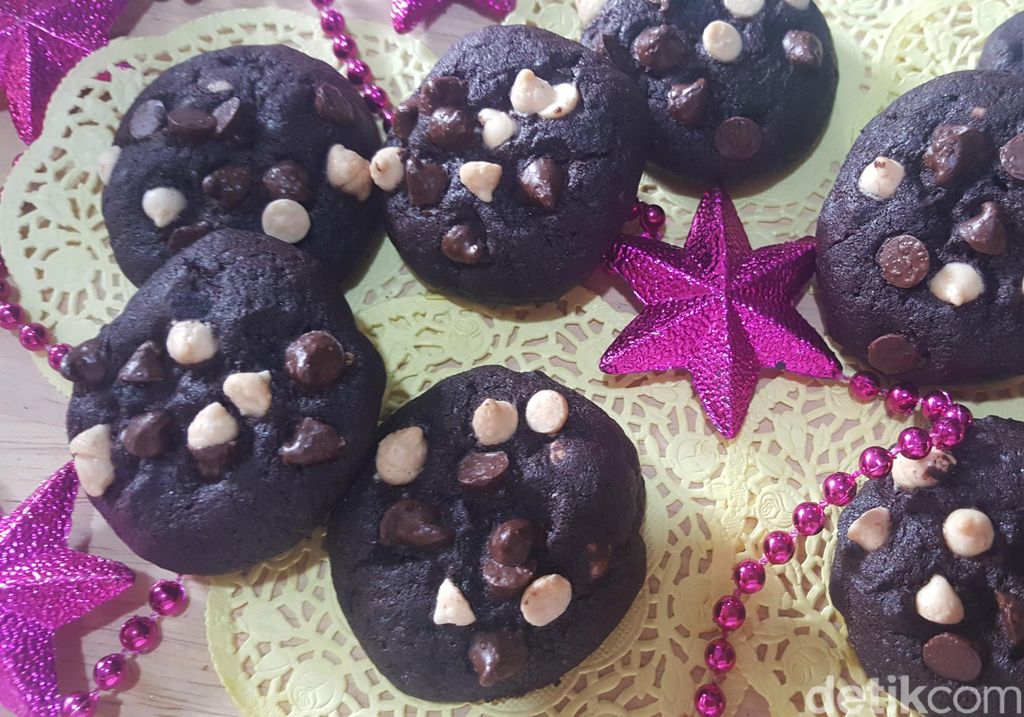 Chewy Double Chocolate Cookies