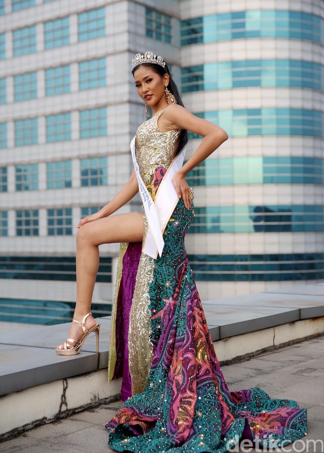 Sebagai Puteri Indonesia Pariwisata 2018, Wilda berhak mewakili Indonesia di ajang Miss Supranational. Di sana lebih banyak sukanya, karena menambah teman baru sekaligus memperluas wawasan. Pengalaman tak terlupakan adalah saat pertama kali merasakan salju, kenang Wilda. Foto: Rachman Haryanto/detikfoto