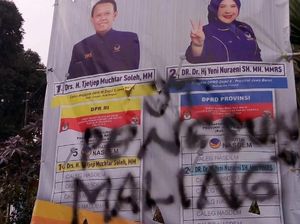 Atribut NasDem Dirusak Usai Warga Rayakan OTT Bupati Cianjur