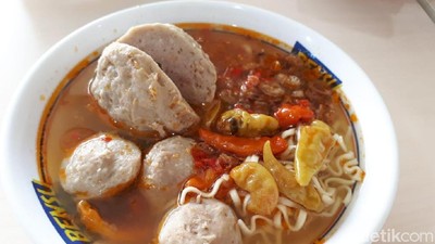 Punya Uang Rp 25 Ribu Bisa Cicip Bakso Artis Hingga Bakso Rudal di Depok