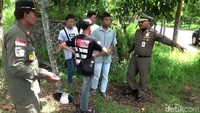 Ada ada saja ulah empat pelajar nakal di Kabupaten Tasikmalaya, Jawa Barat. Mereka memanfaatkan libur sekolah yang dimulai hari ini untuk menggelar balapan liar. Tak tanggung-tanggung, Lokasi yang dipilih komplek kantor Bupati Tasikmalaya di Jalan Bojongkoneng Singaparna. Aksi balapan liar itu dilakukan saat jam kantor hingga mengganggu para PNS yang bekerja, senin (17/12/2018).