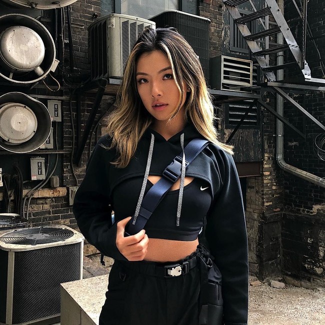 Wanita berusia 18 tahun ini membuat premier yang menakjubkan di dunia dengan memenangkan World Youth Championship Cup dan menunjukkan bakat golf yang sangat baik. Foto: dok. Instagram @lilymhe