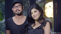 Denny Sumargo dan Dita Soedarjo saat ditemui di Mega Kuningan, Jakarta Pusat pada akhir pekan lalu. Pool/Noel/detikFoto.