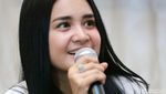 Senyuman Manis Michelle Ziudith