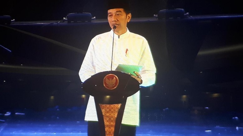 Jokowi Serahkan 213 Sertifikat Tanah Wakaf untuk Masjid dan Ponpes Jokowi Serahkan 213 Sertifikat Tanah Wakaf untuk Masjid dan Ponpes