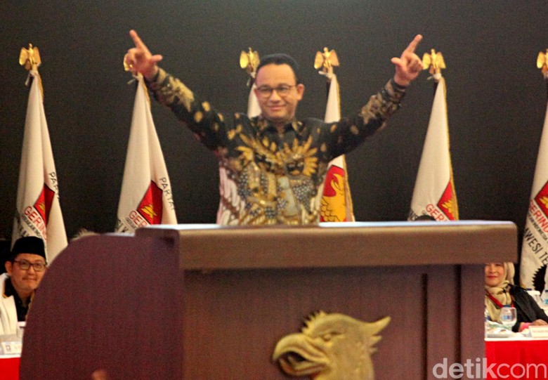 Salam 2 Jari Anies Lolos dari Jerat Bawaslu Salam 2 Jari Anies Lolos dari Jerat Bawaslu