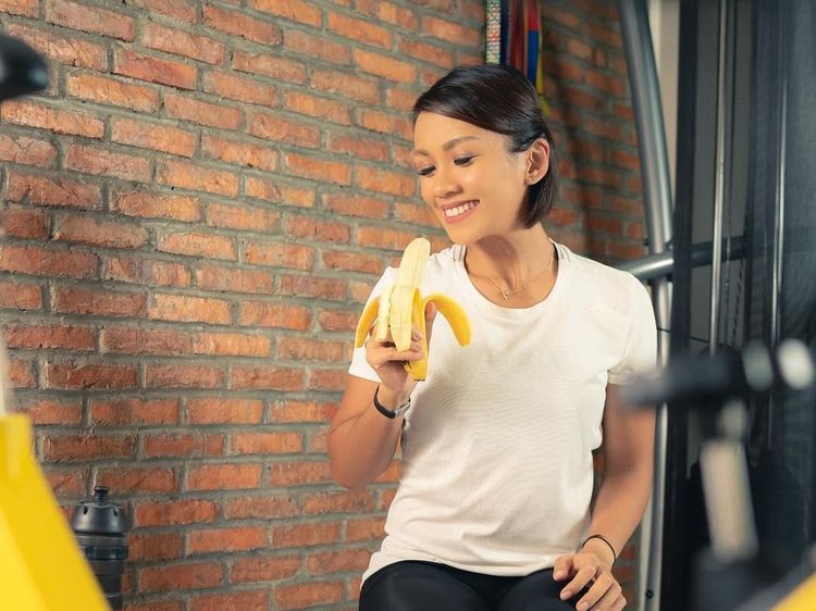 Sering Makan Buah Jadi Rahasia Melanie Putria Agar Tetap Seksi dan Langsing
