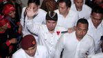 Senyum Anies Saat Salam Dua Jari di Konferensi Gerindra