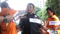 AP peran memegangi korban sehingga korban tidak bergerak. HP mendorong korban pada bagian dada.