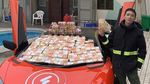 Hebohnya Hujan Uang di Jalanan Hong Kong