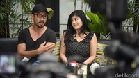 Sedangkan Denny sudah tak bisa lagi menangisi gagalnya hubungan dirinya dengan Dita. Pool/Noel/detikFoto.