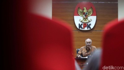 Potret KPK Umumkan Korupsi Proyek Infrastruktur Lawas