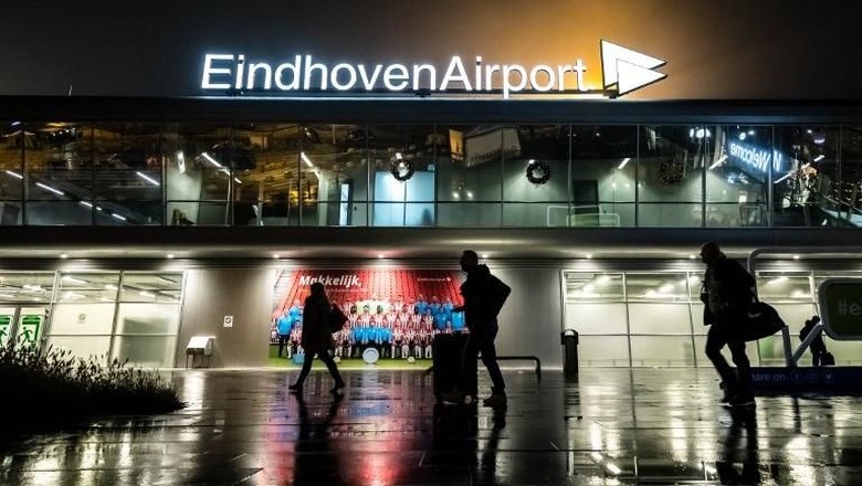 Bandara Belanda Ditutup karena Kabut Tebal, Ribuan Orang Telantar Bandara Belanda Ditutup karena Kabut Tebal, Ribuan Orang Telantar