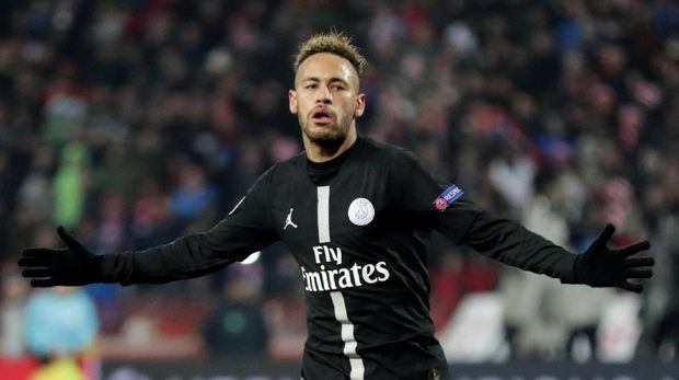 Neymar hijrah dari Barcelona ke PSG dengan nilai transfer setara Rp3,6 triliun. (