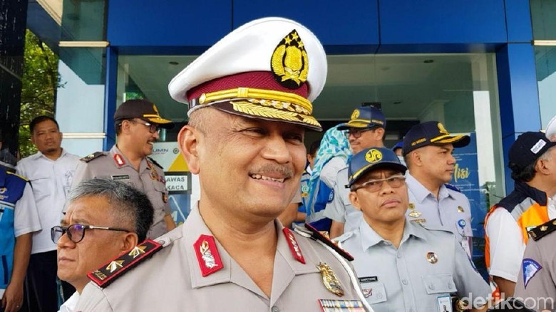 Kakorlantas Apresiasi Bripka Oky Tenang Meski Adi Saputra Kalap Banting Motor Kakorlantas Apresiasi Bripka Oky Tenang Meski Adi Saputra Kalap Banting Motor