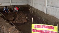 Arkeolog Balai Pelestarian Cagar Budaya (BPCB) Jatim Wicaksono Dwi Nugroho mengatakan, situs purbakala ini pertama kali ditemukan pekerja proyek pembangunan pagar tempat pembuangan sampah akhir (TPA).