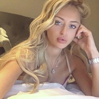 Stephanie sendiri dikenal sebagai selebgram yang memiliki jumlah pengikut 82 ribu lebih. Ia pun kerap disebut sebagai anak orang kaya di Instagram karena kerap memamerkan gaya mewahnya. Foto: Facebook