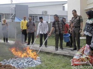 20 Ribu e-KTP Invalid di Musi Banyuasin Dibakar