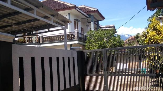 KPK Datangi Rumah Kadis dan Kabid SMP Disdikbud Cianjur