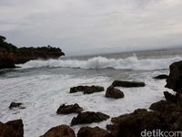 Salah satu sudut pantai toroudan (Pradito/detikTravel)
