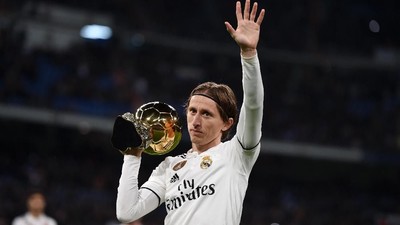 Starting XI Tim Terbaik UEFA 2018