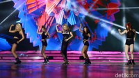 Bagaimana menurut Anda penampilan Hyoyeon semalam? 
