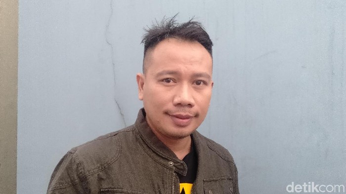 Vicky Prasetyo Vicky Prasetyo