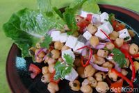 Menu Natal : Yang Lezat dan Sehat, Salad hingga Salmon Panggang Lada Hitam