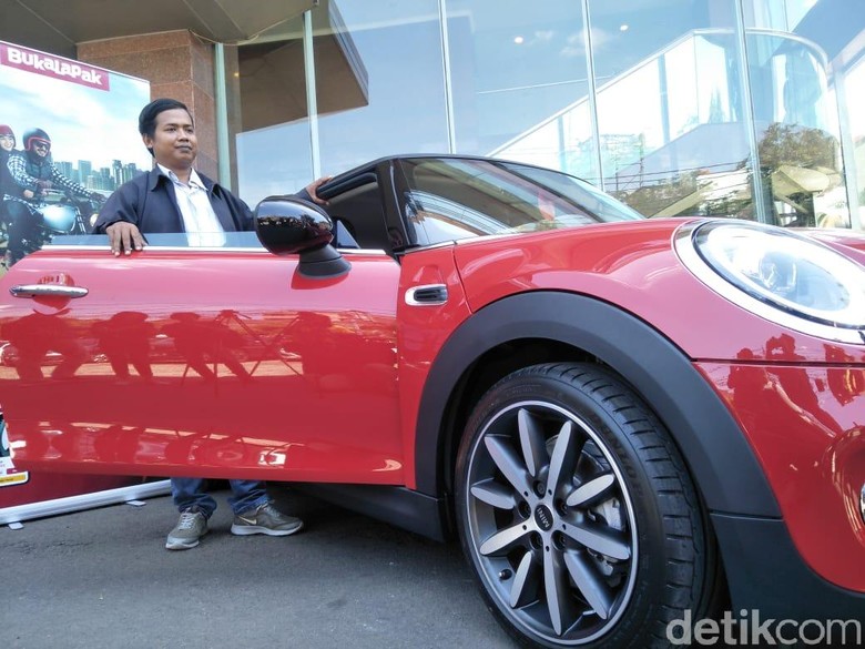 Ojol dapat MINI Cooper Foto: Ruly Kurniawan Ojol dapat MINI Cooper Foto: Ruly Kurniawan