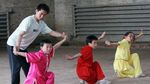 Lentur Kebangetan! Kelincahan Para Bocah yang Sedang Latihan Kung Fu