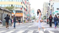 Saat dia berada di Kaohsiung, Taiwan. (catriona_gray/Instagram)