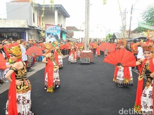 Peringati Hari Jadi, Warga Banyuwangi Ikut Napak Tilas Puputan Bayu
