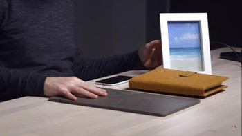 Nah, dari ketiga benda tersebut, kira-kira mana yang jadi favorit kamu? Foto: YouTube/Unbox Therapy