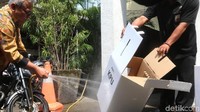 Ketua KPU Arief Budiman menyemprot kotak suara pemilu 2019 dengan air taman, di Gedung KPU, Jakarta, Senin (17/12/2018). Ini sebagai pembuktian kalau bahan yang digunakan untuk kotak suara tahan air. Ketua KPU Arief Budiman menyemprot kotak suara pemilu 2019 dengan air taman, di Gedung KPU, Jakarta, Senin (17/12/2018). Ini sebagai pembuktian kalau bahan yang digunakan untuk kotak suara tahan air.
