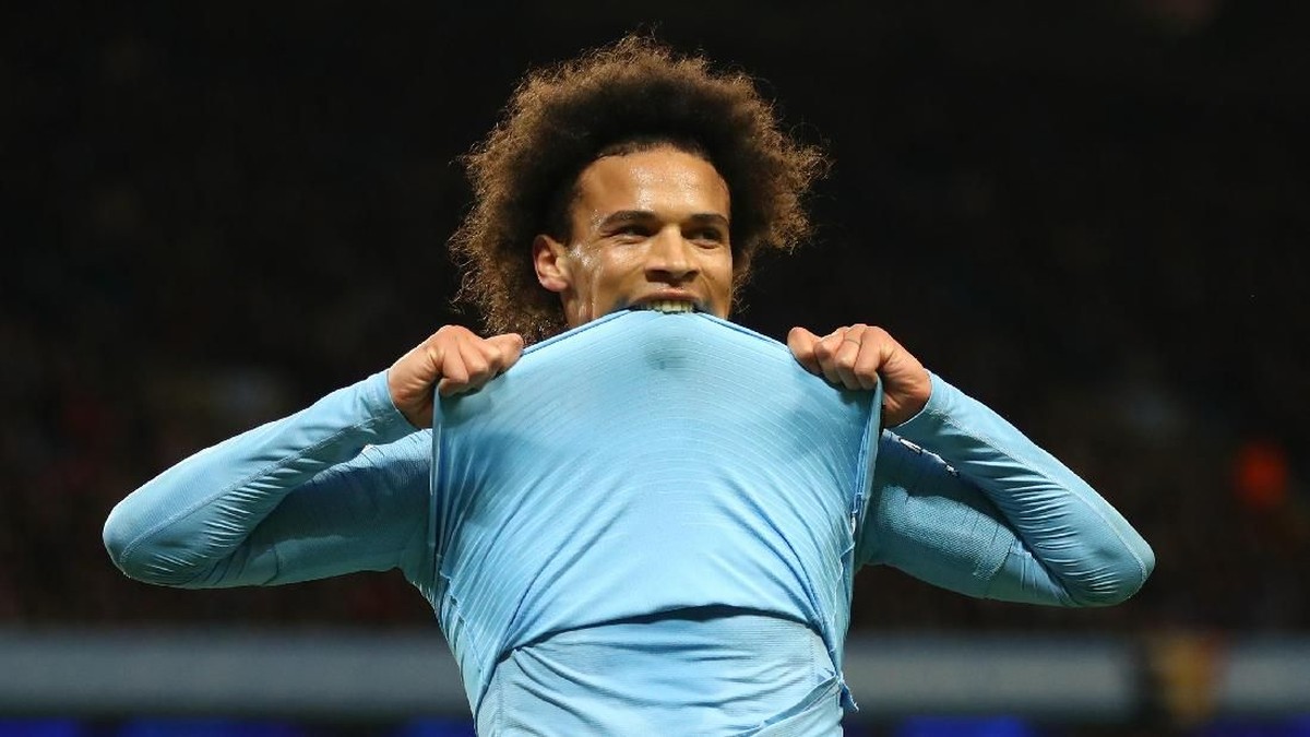 Winger Manchester City Leroy Sane menjadi incaran Bayern Munich di musim panas ini. (Foto: Clive Brunskill/Getty Images)