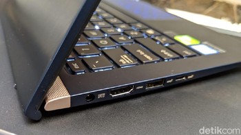 Meski tipis port yang dipunyai laptop ini cukup lengkap. Foto: detikINET/Adi Fida Rahman
