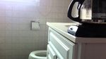 Simpan Lobster hingga Bakar Sate, Ini 10 Foto Kocak Makanan di Toilet