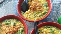 Selain ikan asin bubur manado enak dimakan dengan cakalang dan sambal. Foto : Instagram @annypreloved