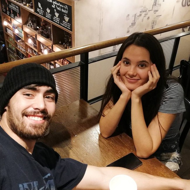 Seperti Catriona, Clint yang dikaruniai wajah tampan berprofesi sebagai model. Ia juga menyicip karier di dunia akting. (Foto: Instagram)