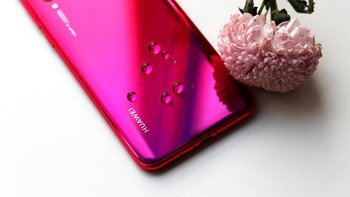 Ponsel ini punya memori internal sebesar 128 GB. Foto: CNMO