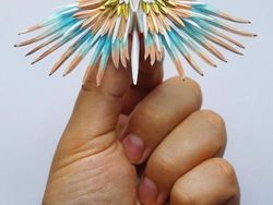 Kreatif! Seniman Sulap Kertas Jadi Burung Bangau Cantik