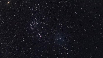 Hujan meteor Geminid muncul dari rasi Gemini, tapi pengamat bisa melihat lintasannya dari semua arah. Foto: Ye Aung THU / AFP