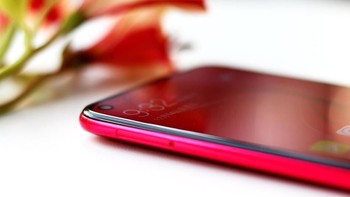 Ditenagai Kirin 970, GPU Turbodan RAM 8 GB. Foto: CNMO